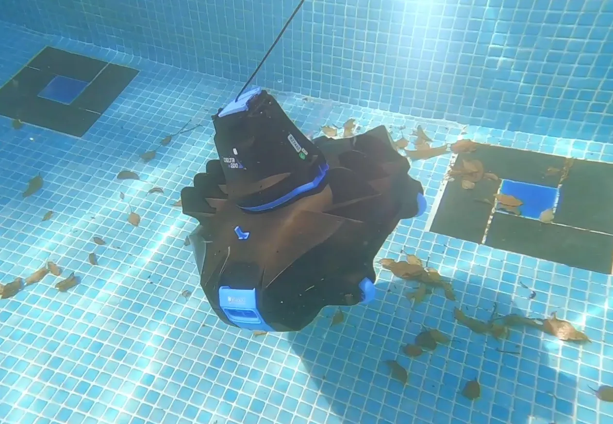 Delta™ 100 The Pool Robot Cleaner (RC16)